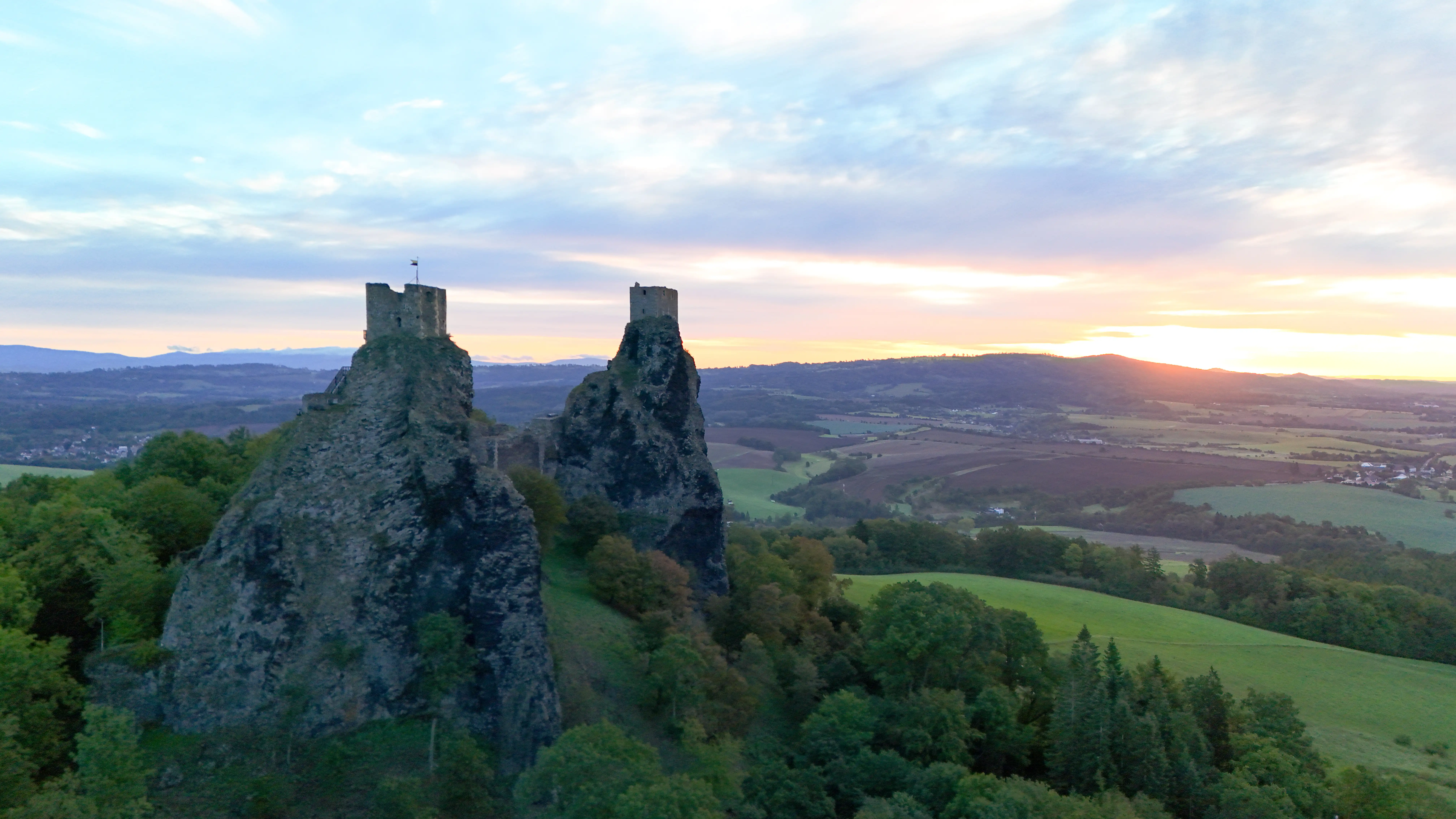 Domov uprostřed ráje